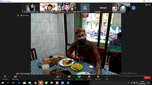 The portrait was taken by Mr.Mijil and crew in Yaman Kuliner to taste the taste of Arabian in an Arabian Village called Ampel.