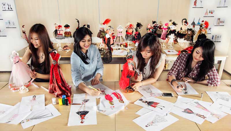 Desain yang Menginspirasi dalam Fashion Design