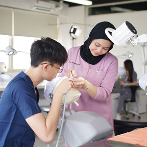 Kompeteni Klinis Kedokteran Gigi