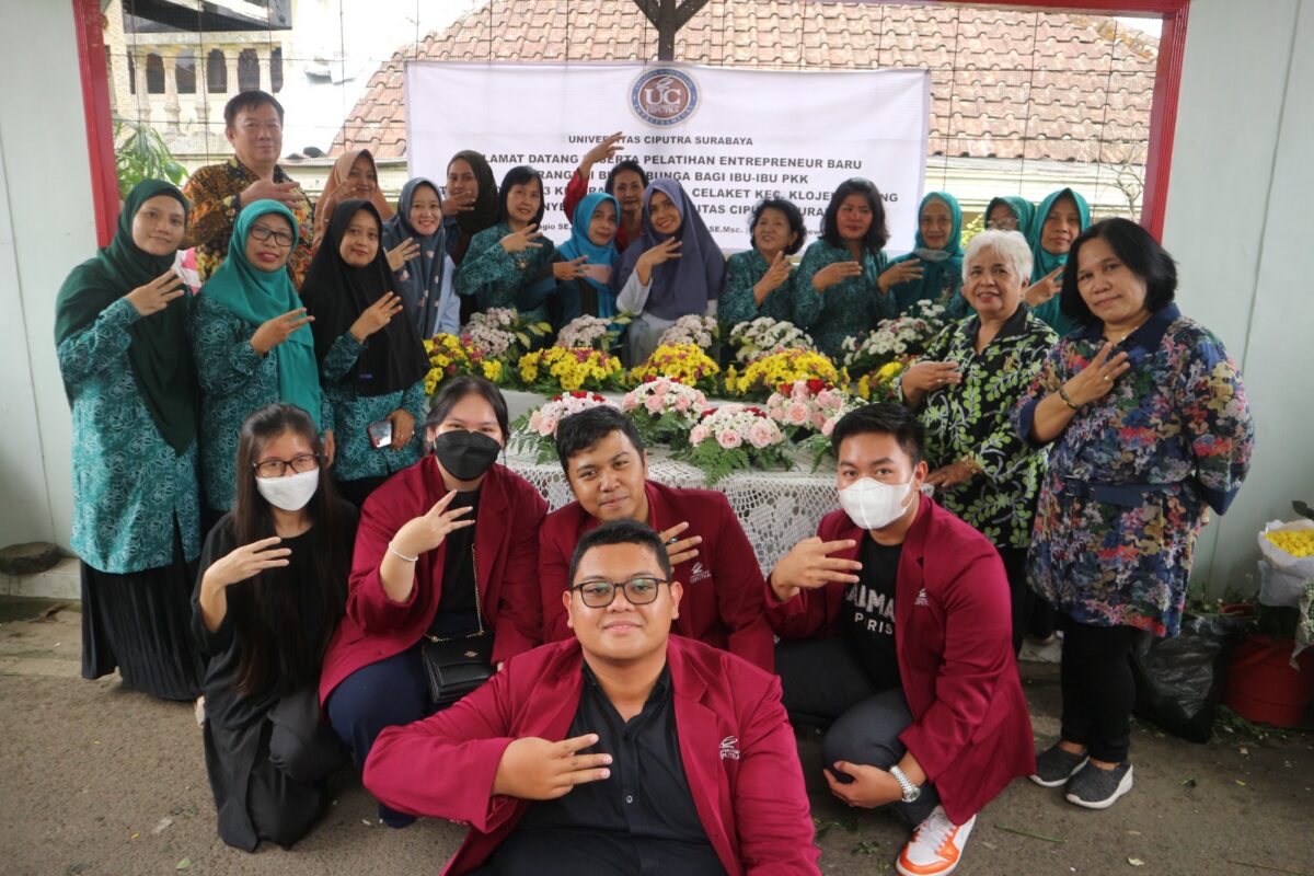 Kegiatan Abdimas mahasiswa dan dosen Universitas Ciputra Surabaya di Kecamatan Klojen, Malang, Jawa Timur